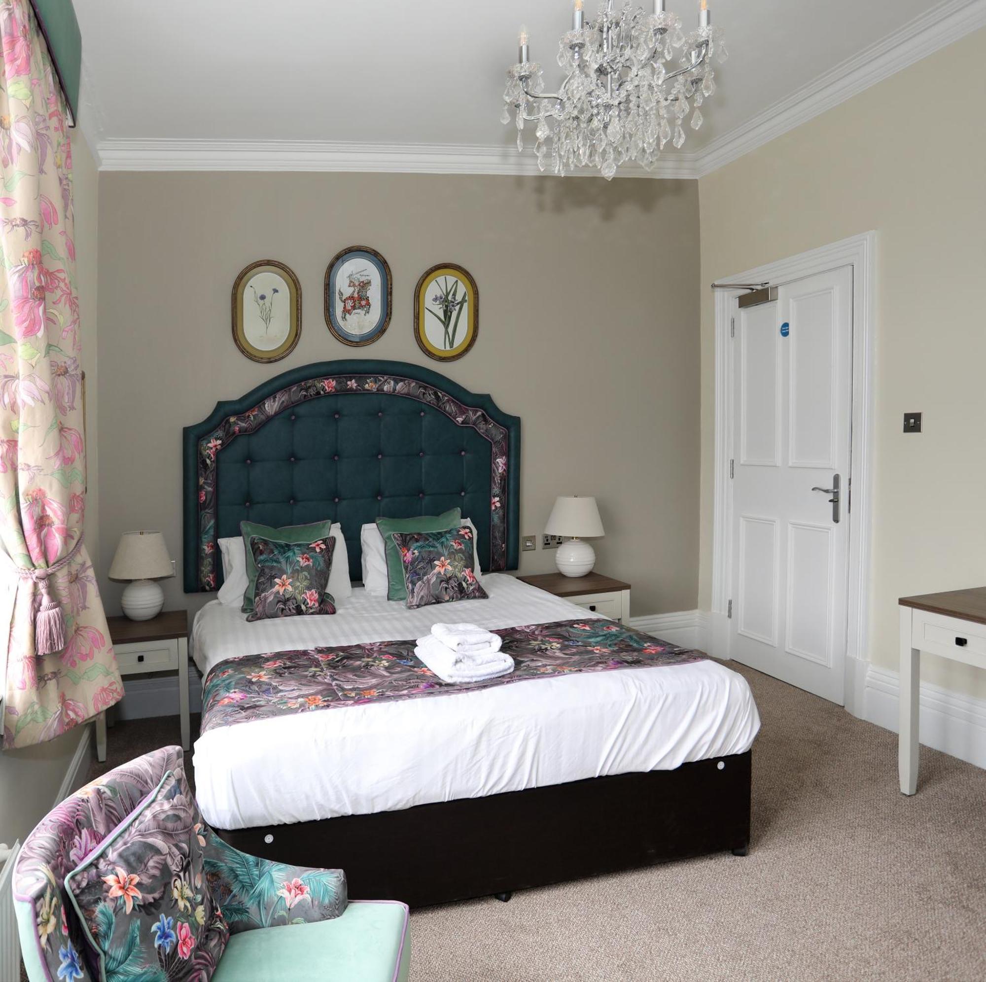 The Castle Of Brecon Hotel, Brecon, Powys Bagian luar foto