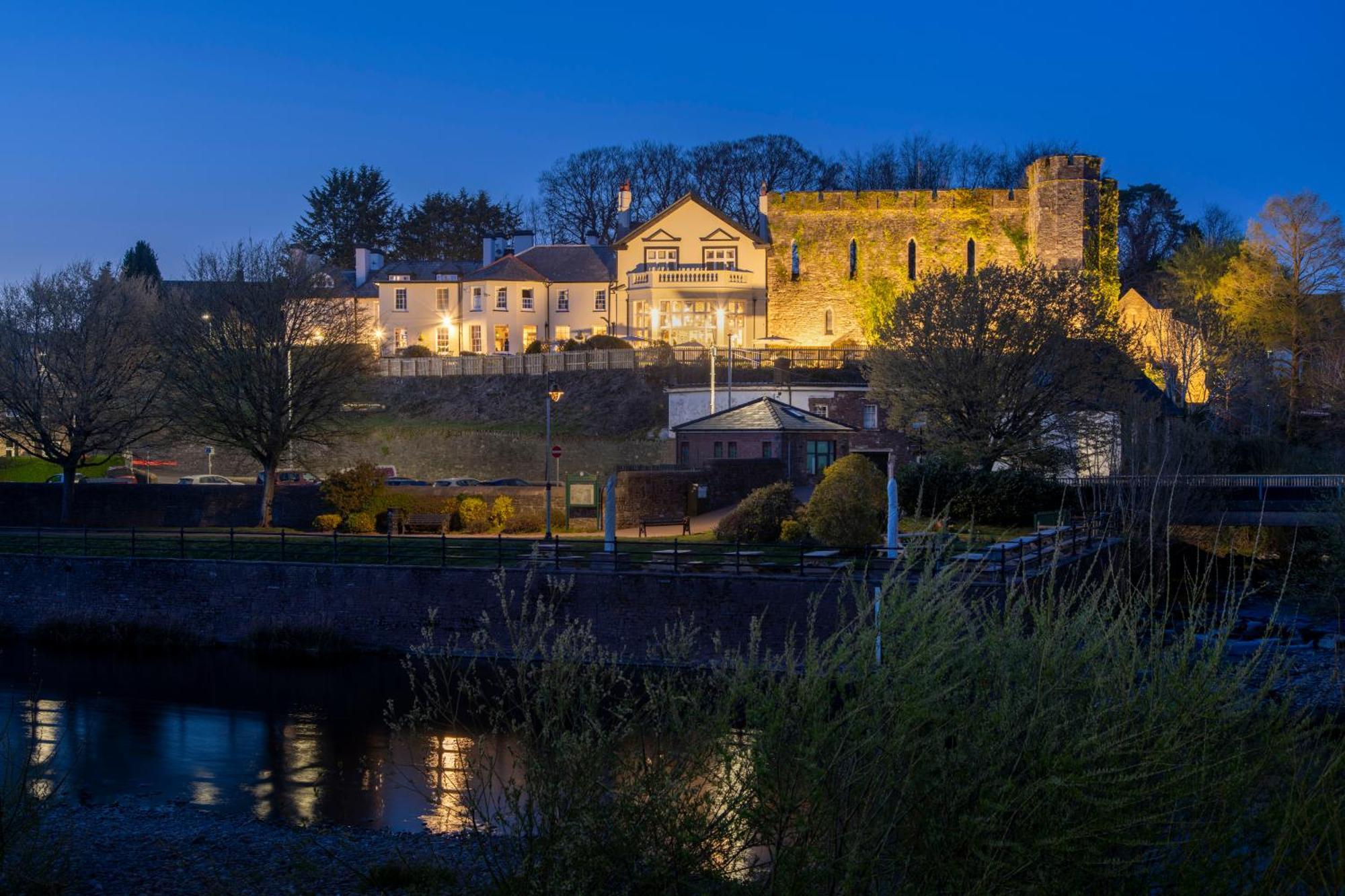 The Castle Of Brecon Hotel, Brecon, Powys Bagian luar foto