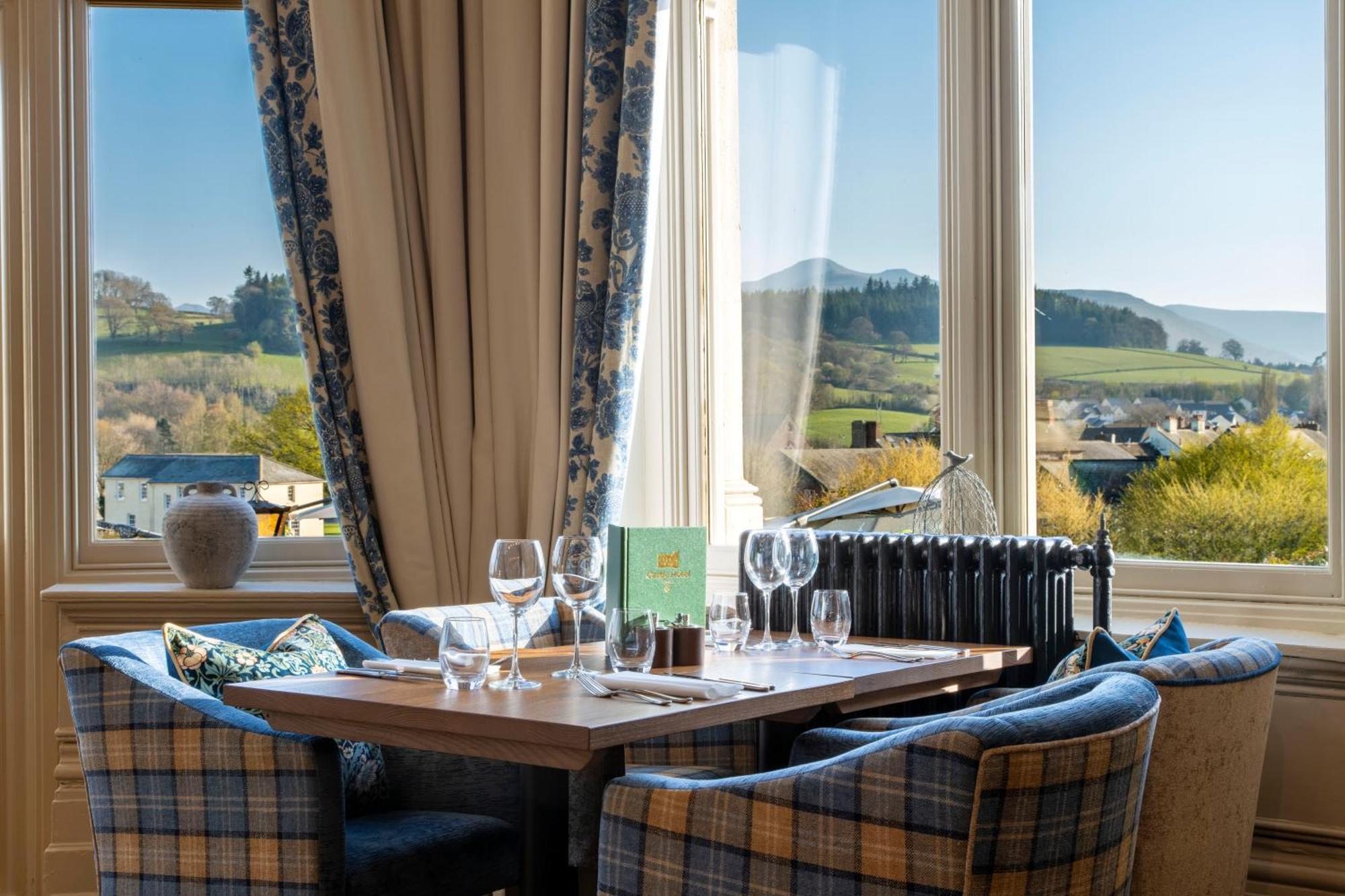 The Castle Of Brecon Hotel, Brecon, Powys Bagian luar foto