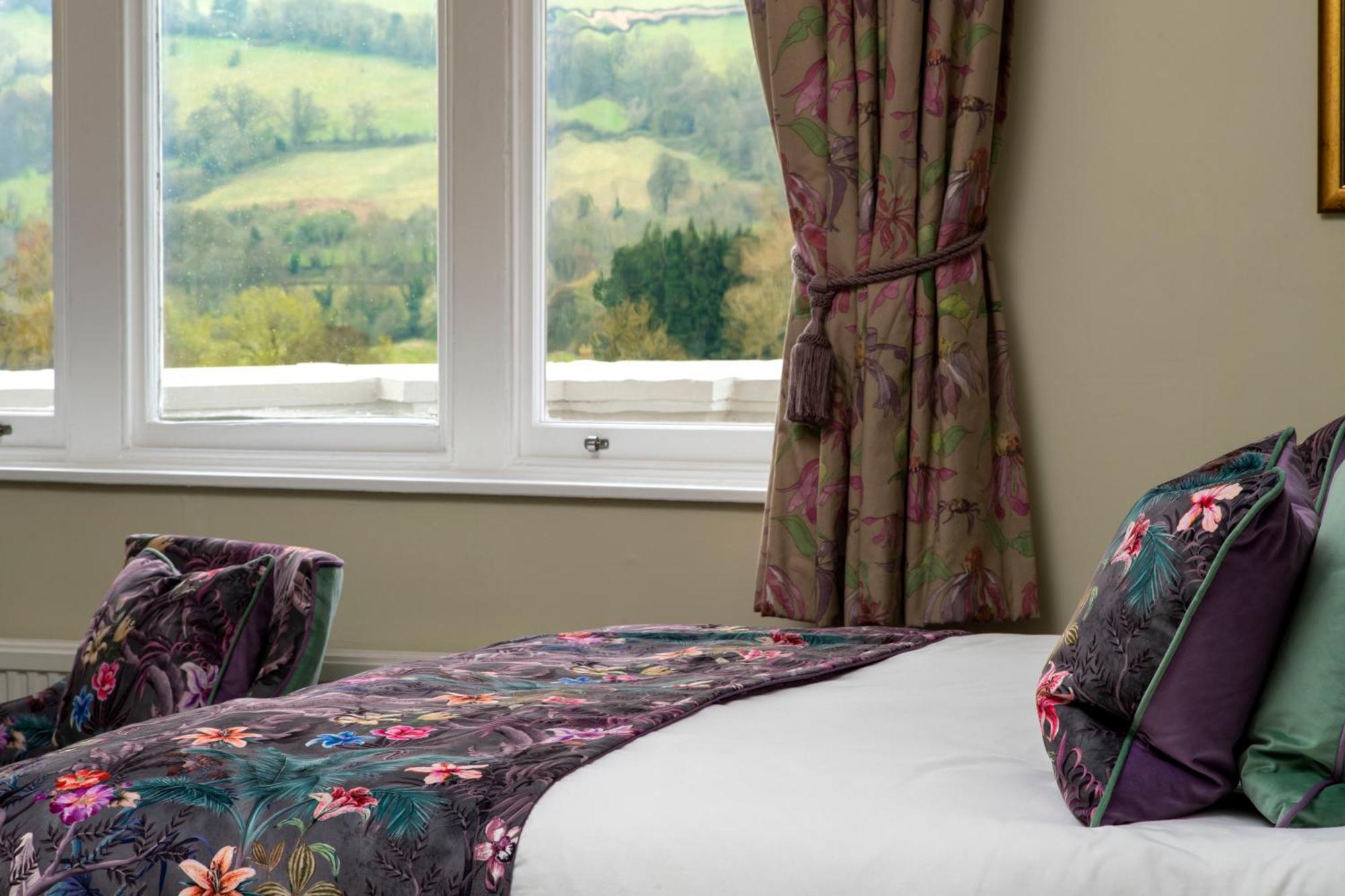 The Castle Of Brecon Hotel, Brecon, Powys Bagian luar foto