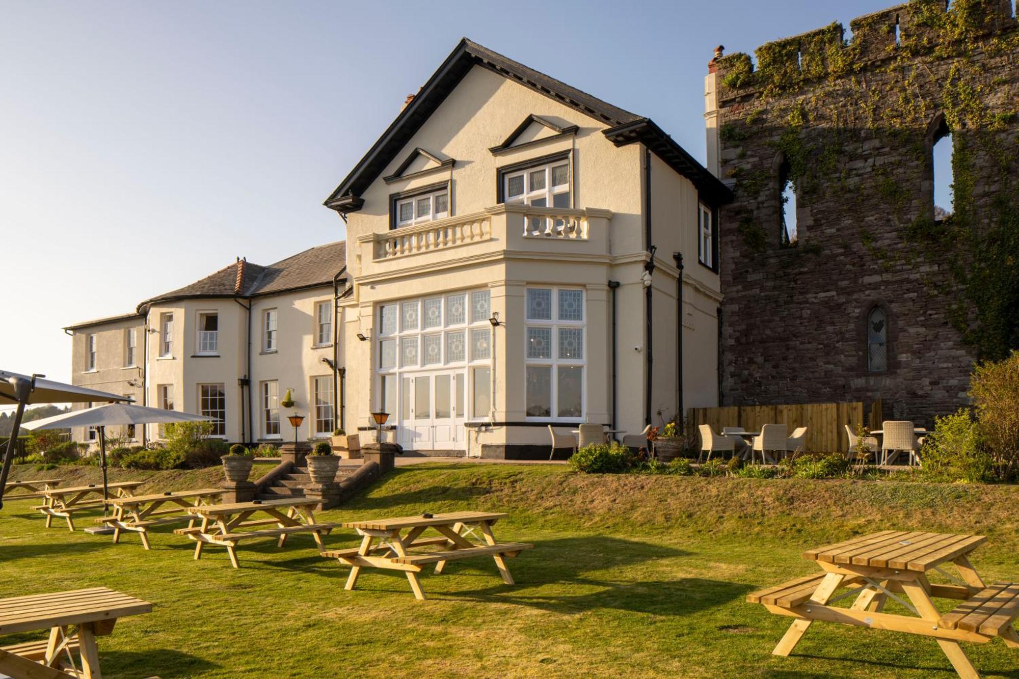 The Castle Of Brecon Hotel, Brecon, Powys Bagian luar foto