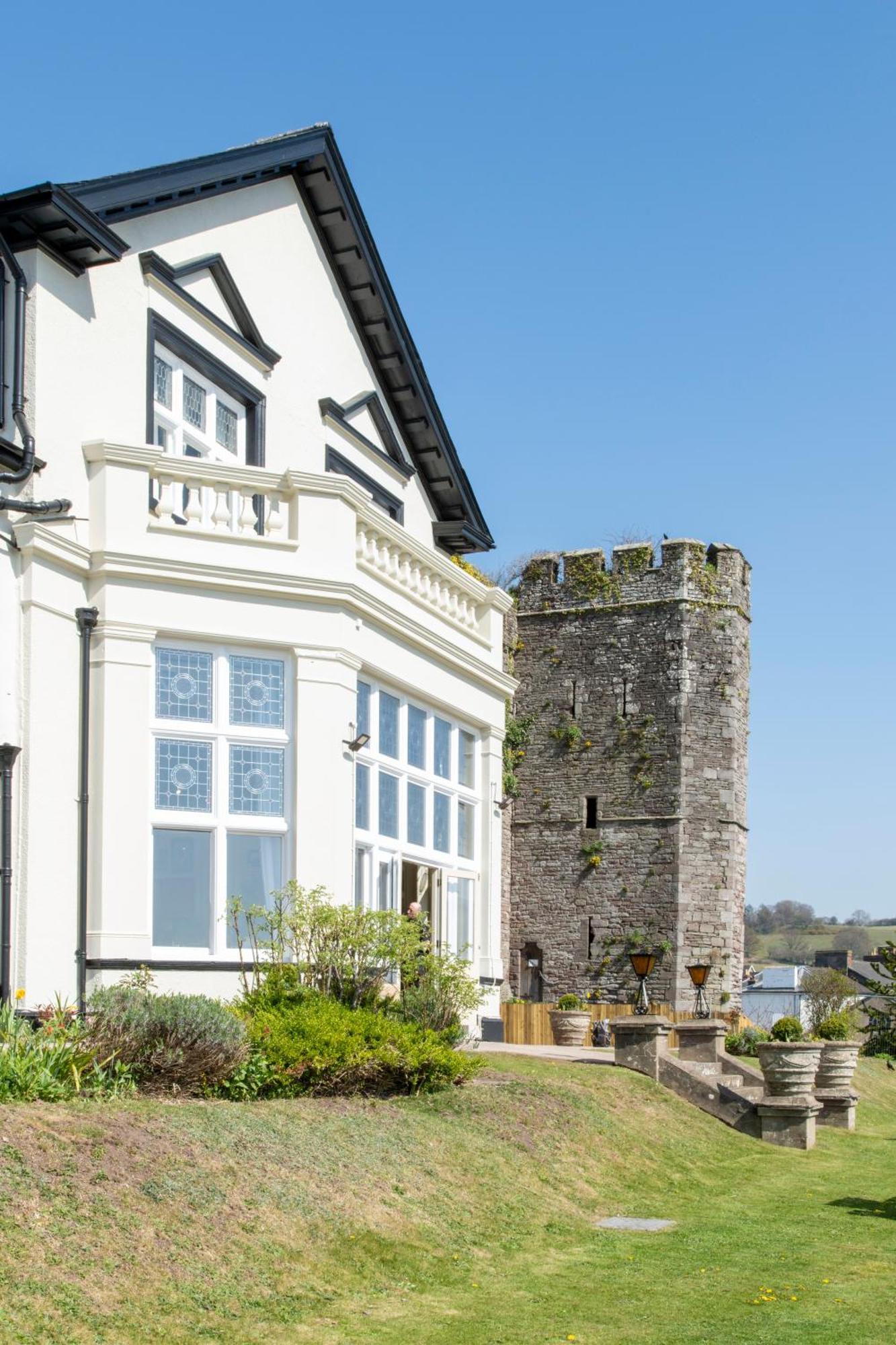 The Castle Of Brecon Hotel, Brecon, Powys Bagian luar foto